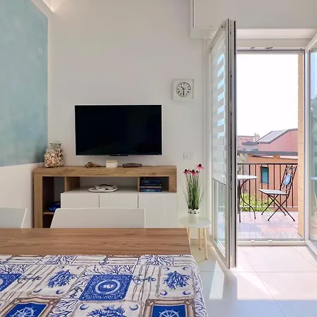Bilocale Italia Con Vista Mare 公寓